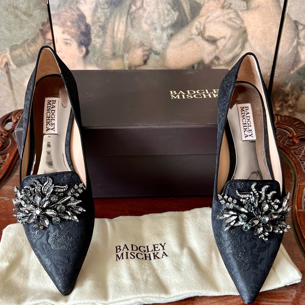 Badgley Mischka Women's Mandy Loafer Flat - New in Box - Size 6 - Picture 7 of 14